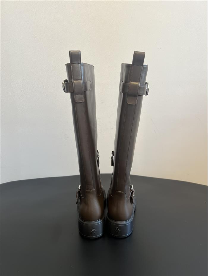 20251128173018889 520